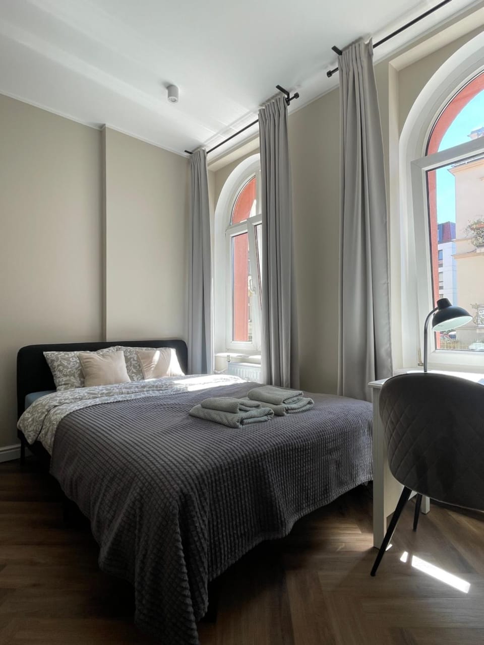 Bed, Photo of the whole room, Bedroom