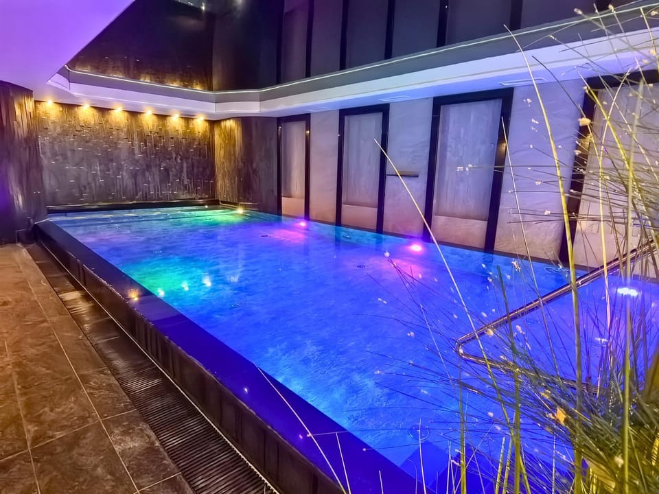 Pool view, Swimming pool