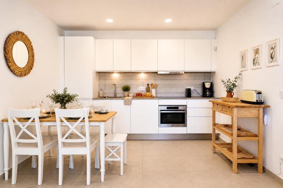 Kitchen or kitchenette, Dining area, dishwasher, oven, stove