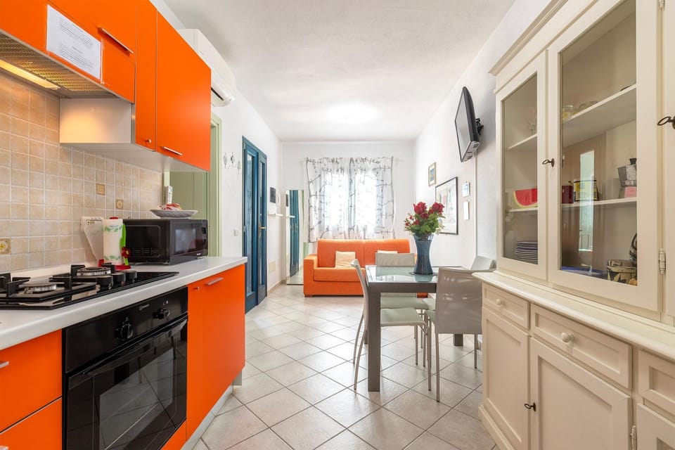 Property building, Kitchen or kitchenette, Living room