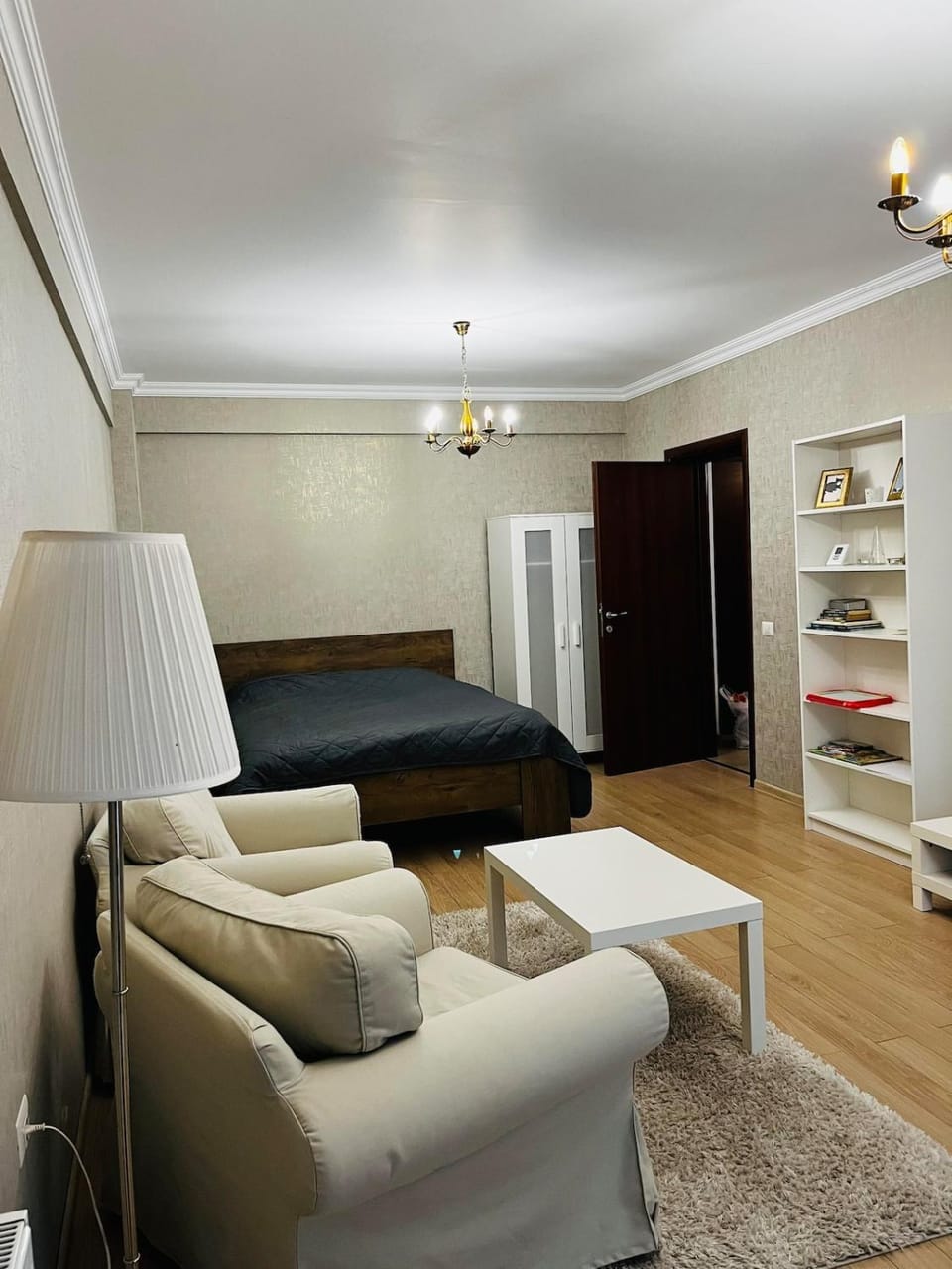 Bed, Living room