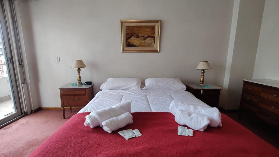 300 m2 floor - With 24/7 security and parking Apartment in Buenos Aires