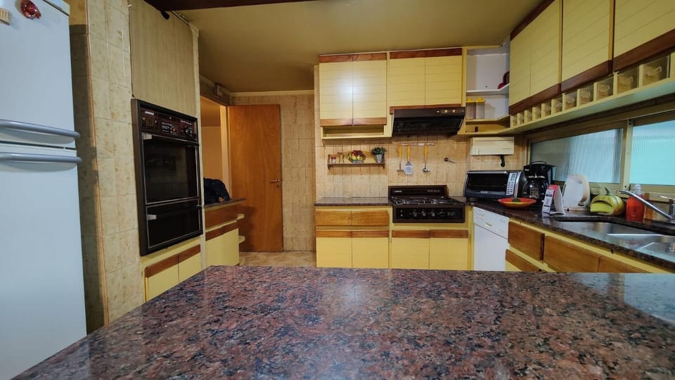 300 m2 floor - With 24/7 security and parking Apartment in Buenos Aires