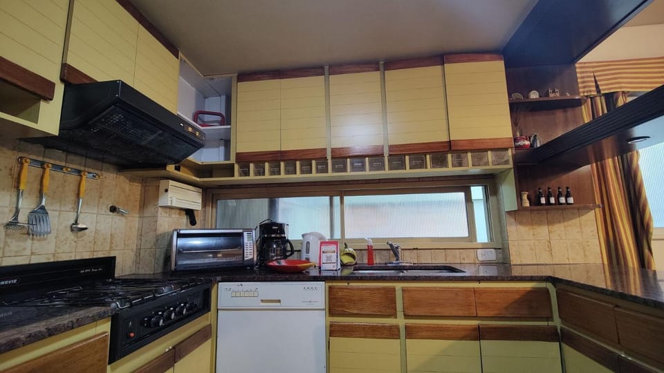 300 m2 floor - With 24/7 security and parking Apartment in Buenos Aires