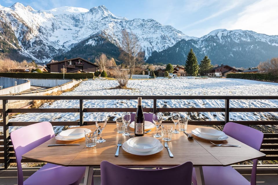 Spring, Day, Natural landscape, Winter, Dining area, Mountain view