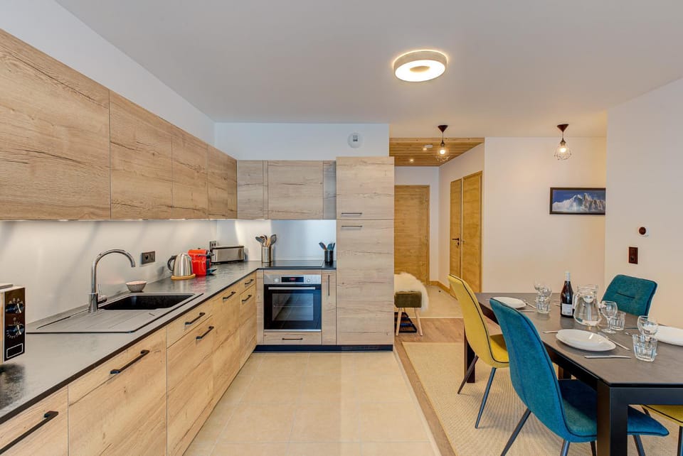 Coffee/tea facilities, Kitchen or kitchenette, Living room, Seating area, Dining area, dishwasher, oven, stove, toaster