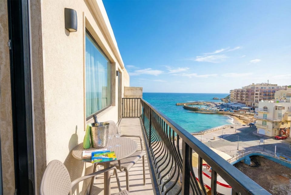 Patio, Natural landscape, Balcony/Terrace, Beach, Sea view
