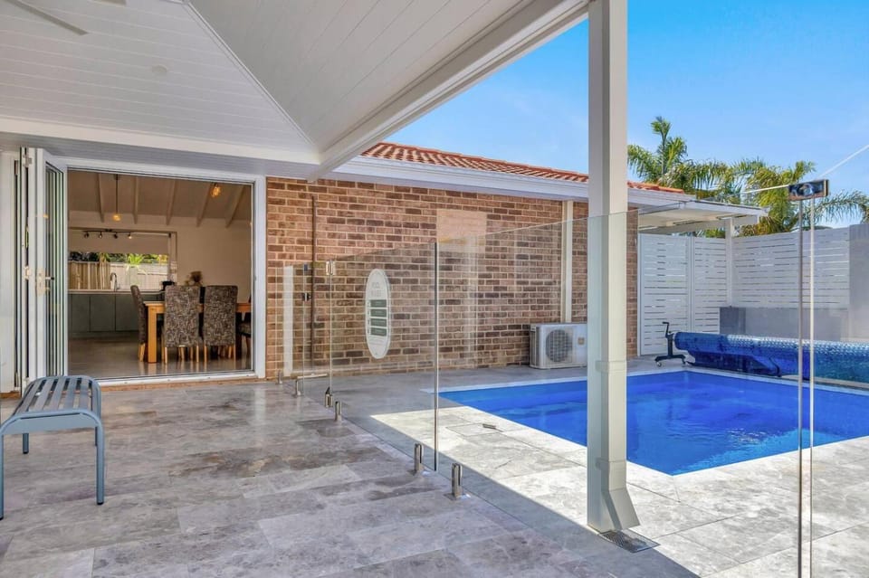 Coastal Poolside Retreat House in Perth