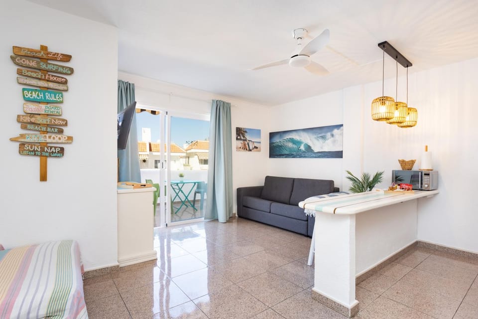 Home2Book Surf Vibes Apt Las Américas, Pool Apartment in Playa de las Americas