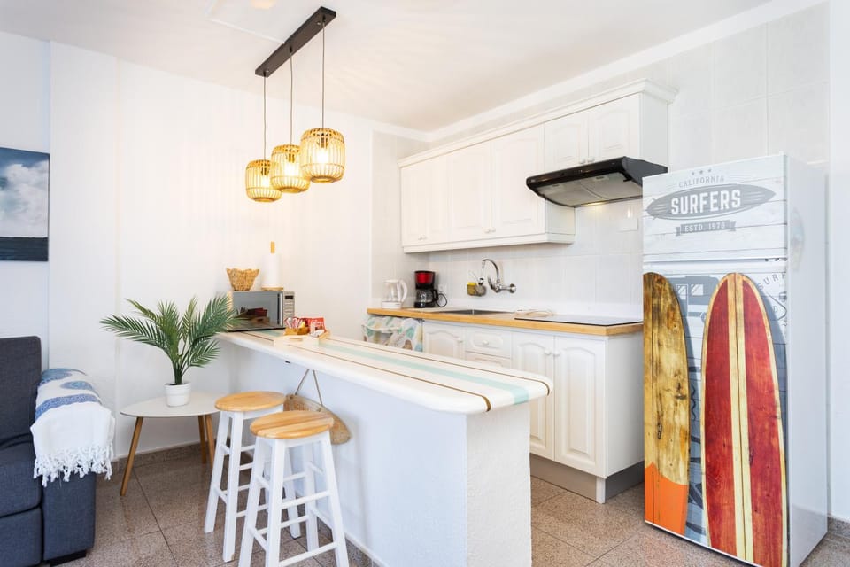 Home2Book Surf Vibes Apt Las Américas, Pool Apartment in Playa de las Americas