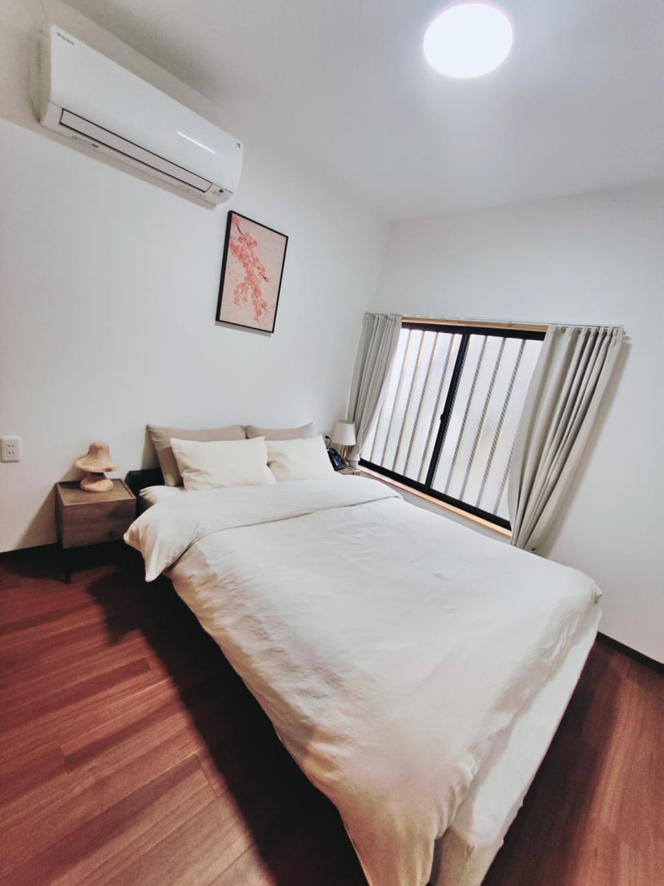 Bed, Bedroom, air conditioner