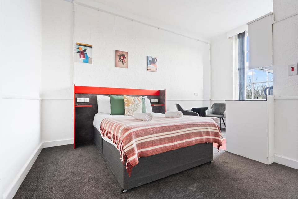 Bed, Photo of the whole room, Bedroom