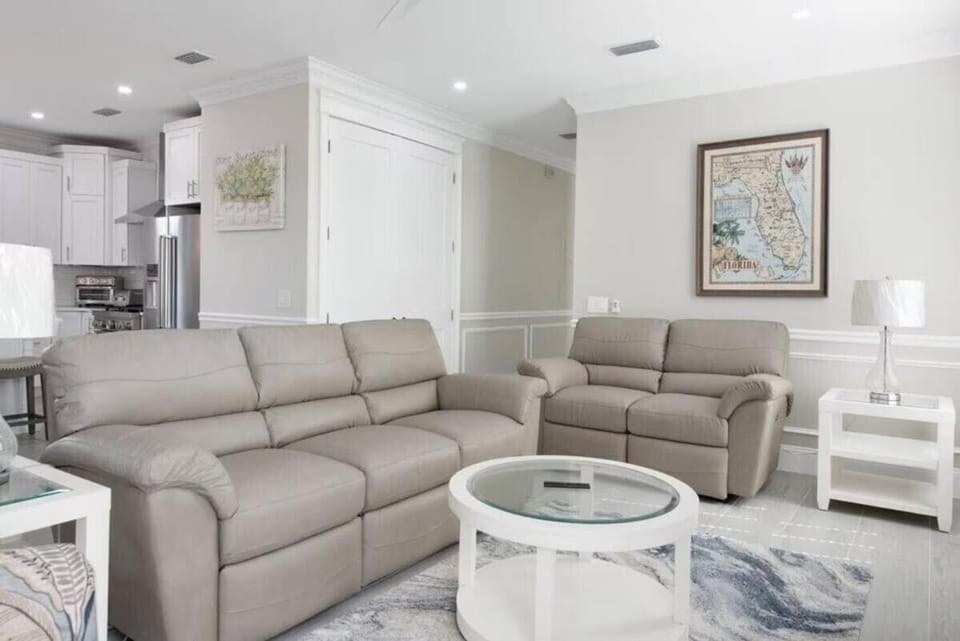 AMI Beach Oasis Apartment in Bradenton Beach