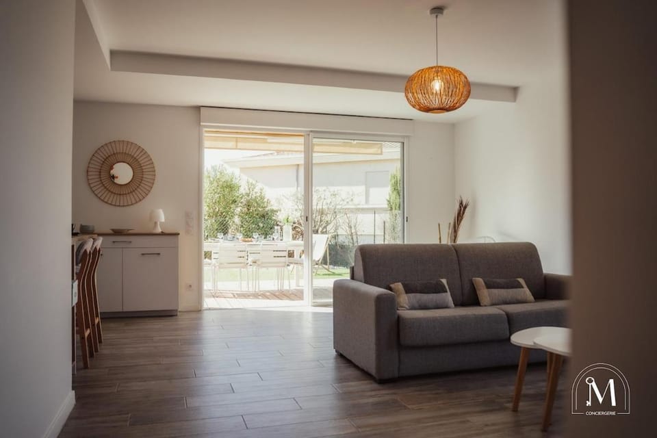 Appartement cosy dans résidence avec piscine Apartment in Sanary-sur-Mer