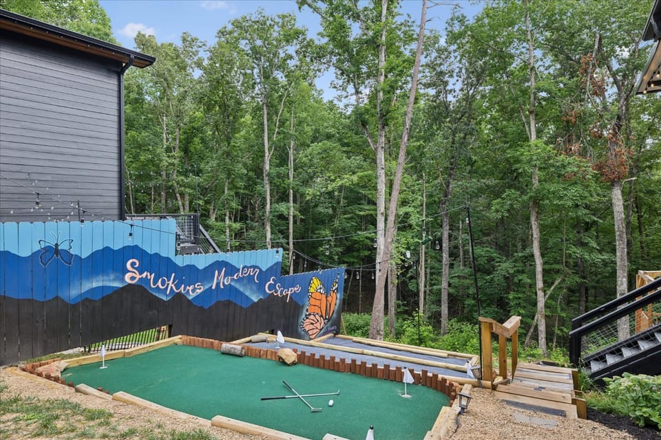 Luxury Cottage Game House Hot Tub Fire Pit House in Pigeon Forge
