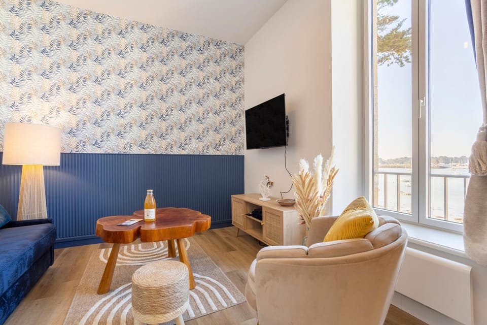 Property building, Living room
