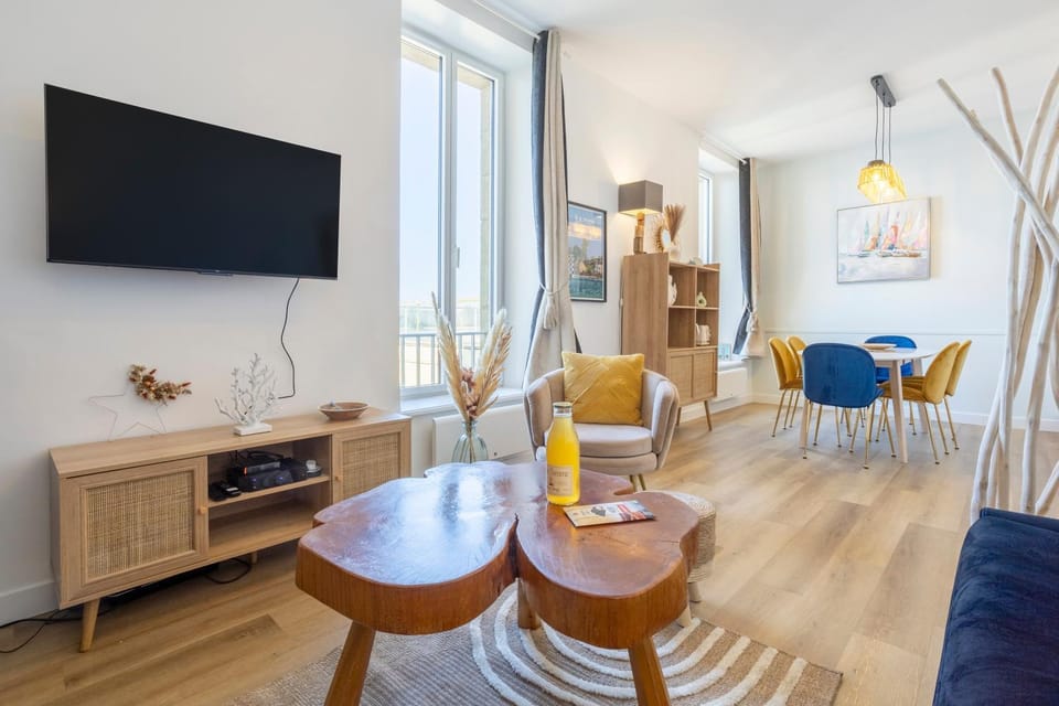Property building, Living room