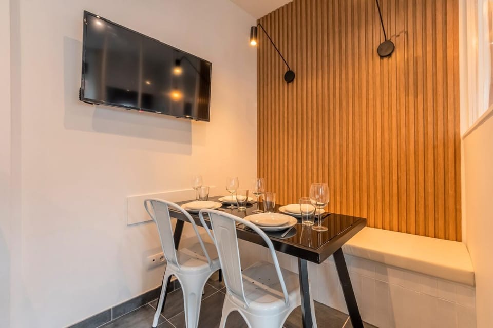 Maison 2 chambres proche du tram, parking gratuit Bed and Breakfast in Lille