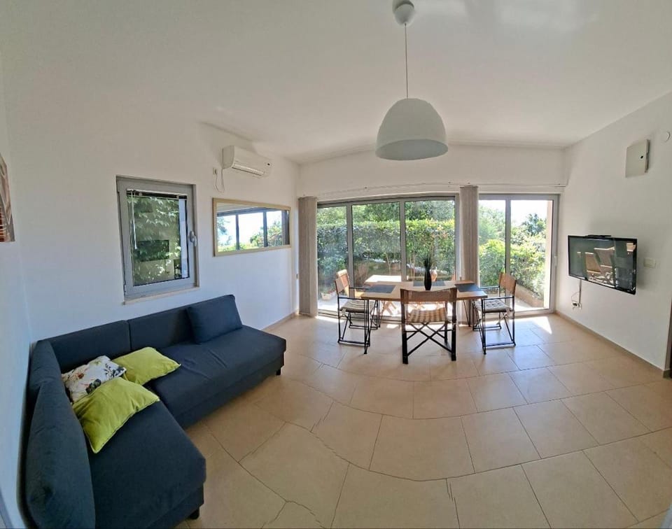 TV and multimedia, Living room, Dining area