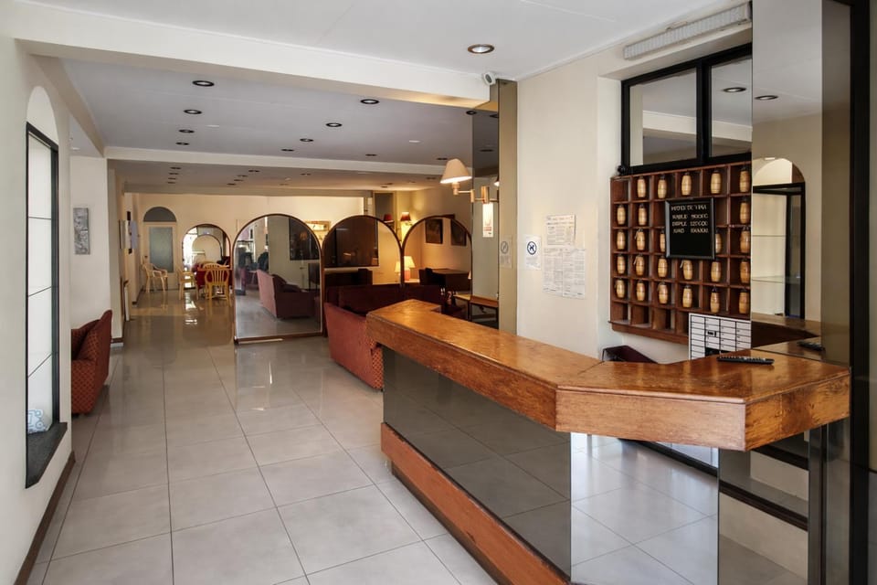 Lounge or bar