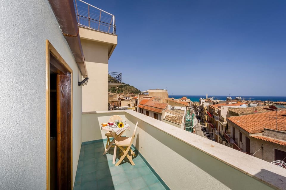 View (from property/room), Balcony/Terrace, Sea view