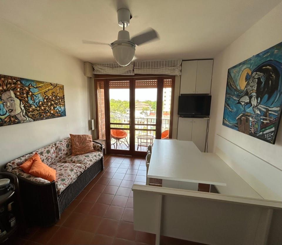 Ampio appartamento in centro con vista - parcheggio gratuito e Wi-fi Apartment in Lignano Sabbiadoro