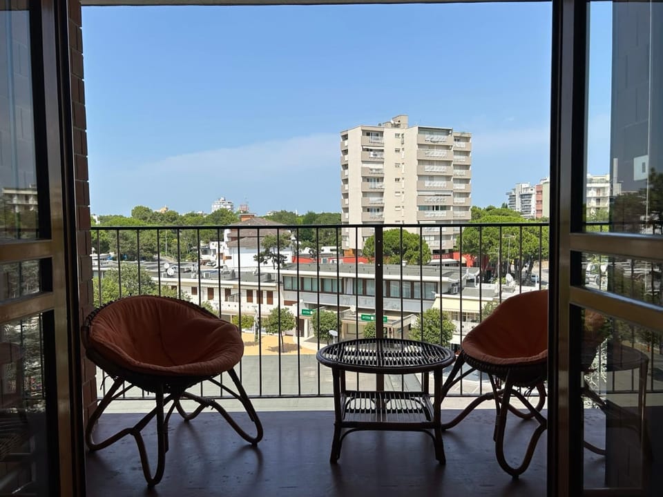 Ampio appartamento in centro con vista - parcheggio gratuito e Wi-fi Apartment in Lignano Sabbiadoro