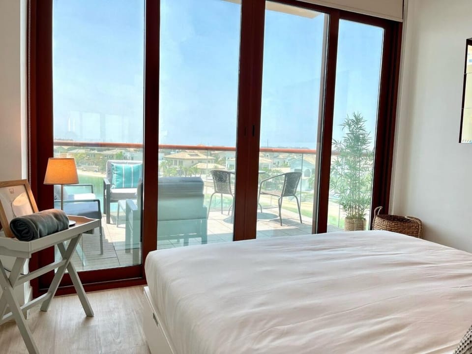 Palm Escape Weekly Offer Pool & Gym Access 317 Apartment in Dubai