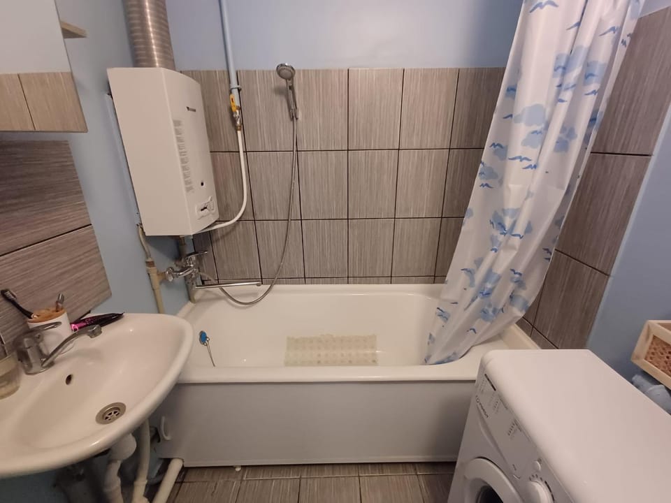 Shower, Bathroom, washing machine