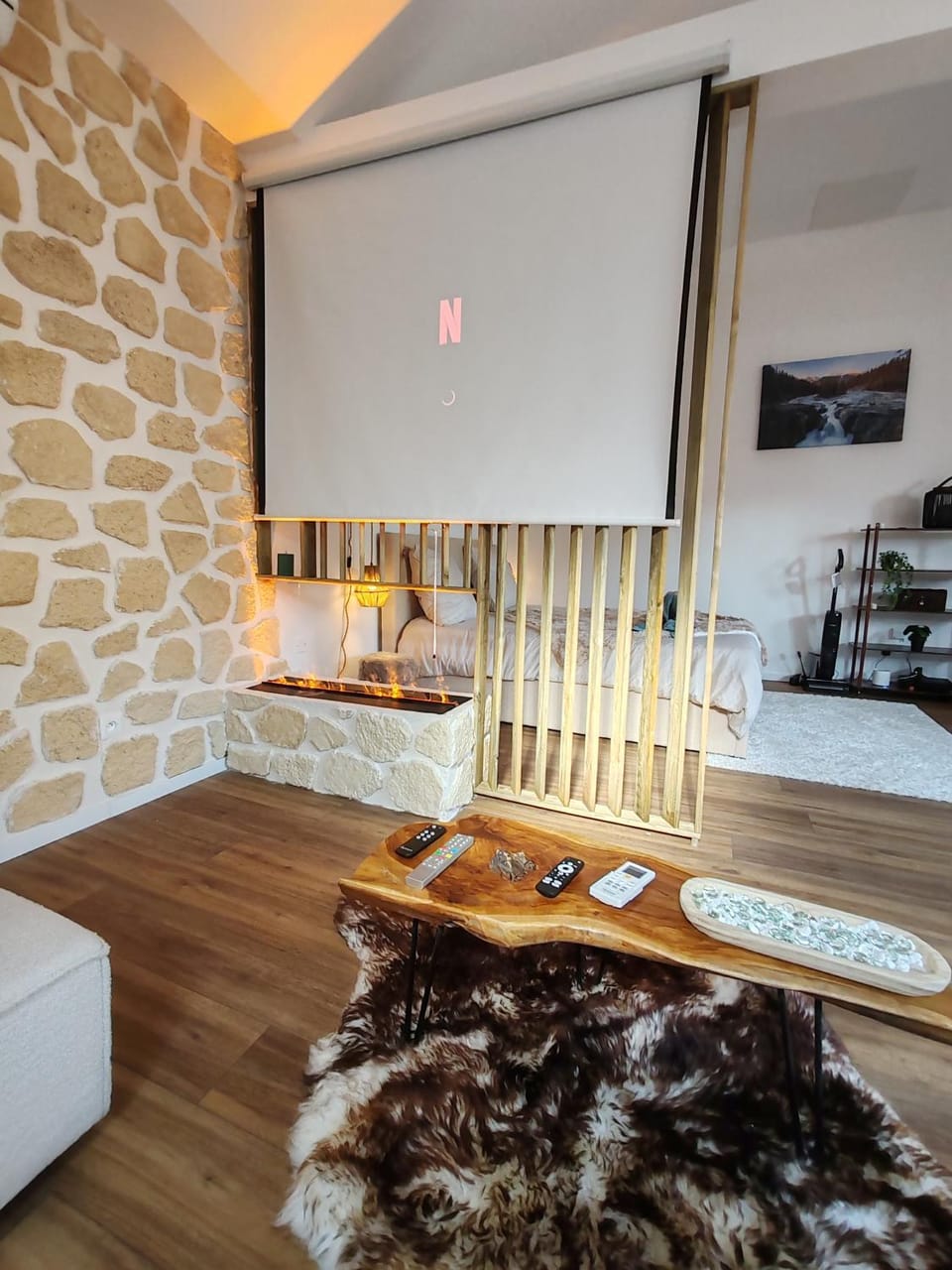 TV and multimedia, Living room, Seating area, Dining area