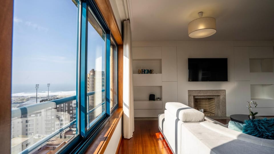 Seaside 3BR Flat in Póvoa by LovelyStay Apartment in Porto District