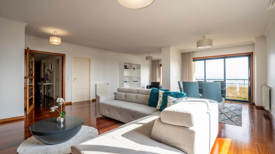 Seaside 3BR Flat in Póvoa by LovelyStay Apartment in Porto District