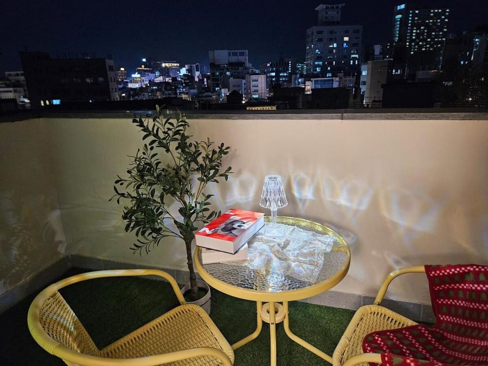 Night, Balcony/Terrace, Balcony/Terrace, Seating area, City view