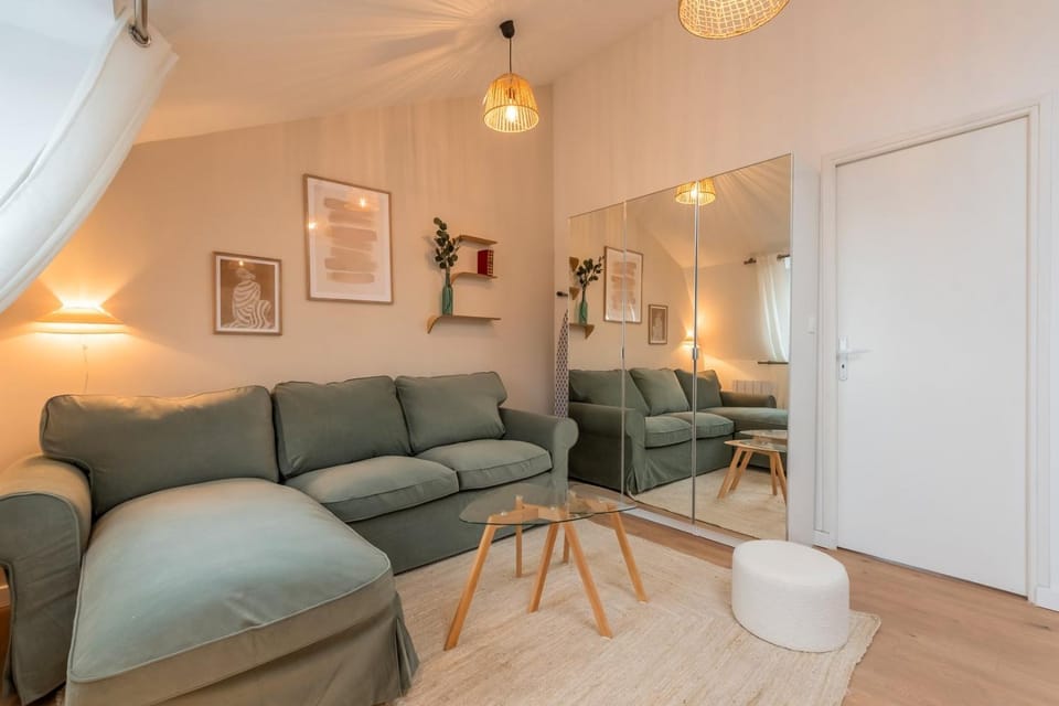 Appartement deux chambres sur la place Sébastopol Apartment in Lille