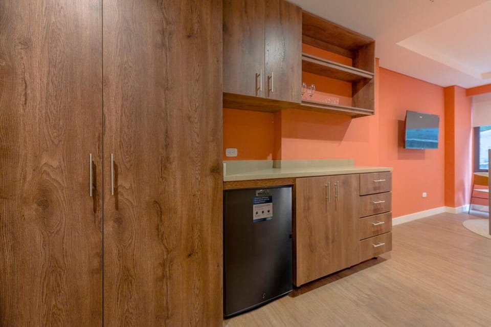 TV and multimedia, Coffee/tea facilities, Kitchen or kitchenette, wardrobe