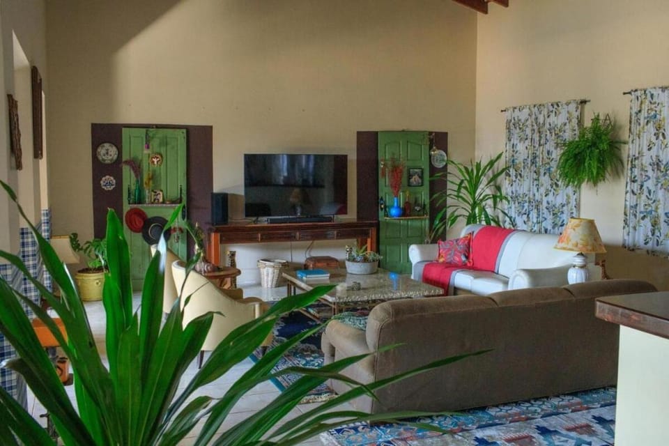 Communal lounge/ TV room, TV and multimedia, Living room, Seating area, Evening entertainment