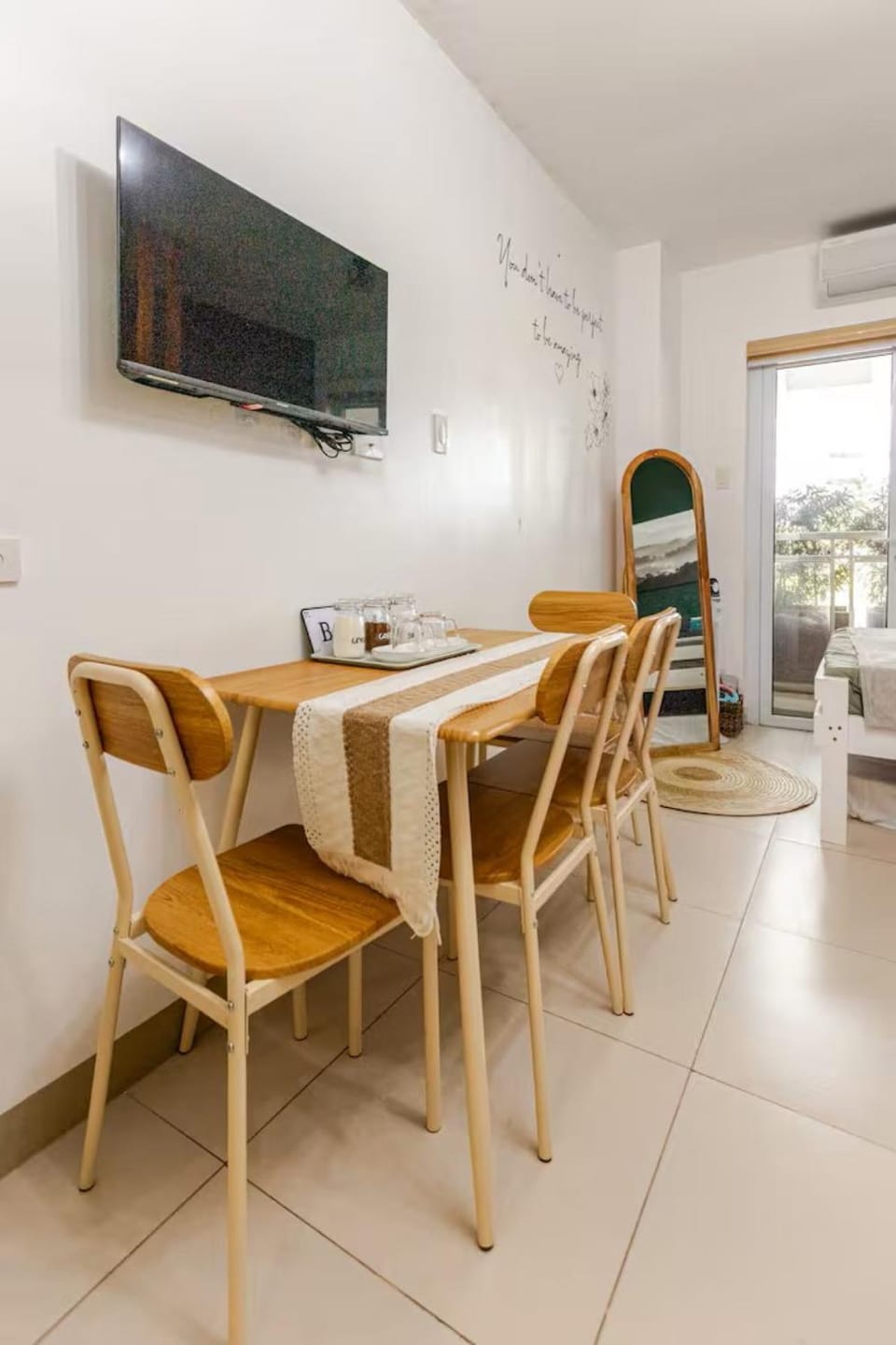 TV and multimedia, Dining area