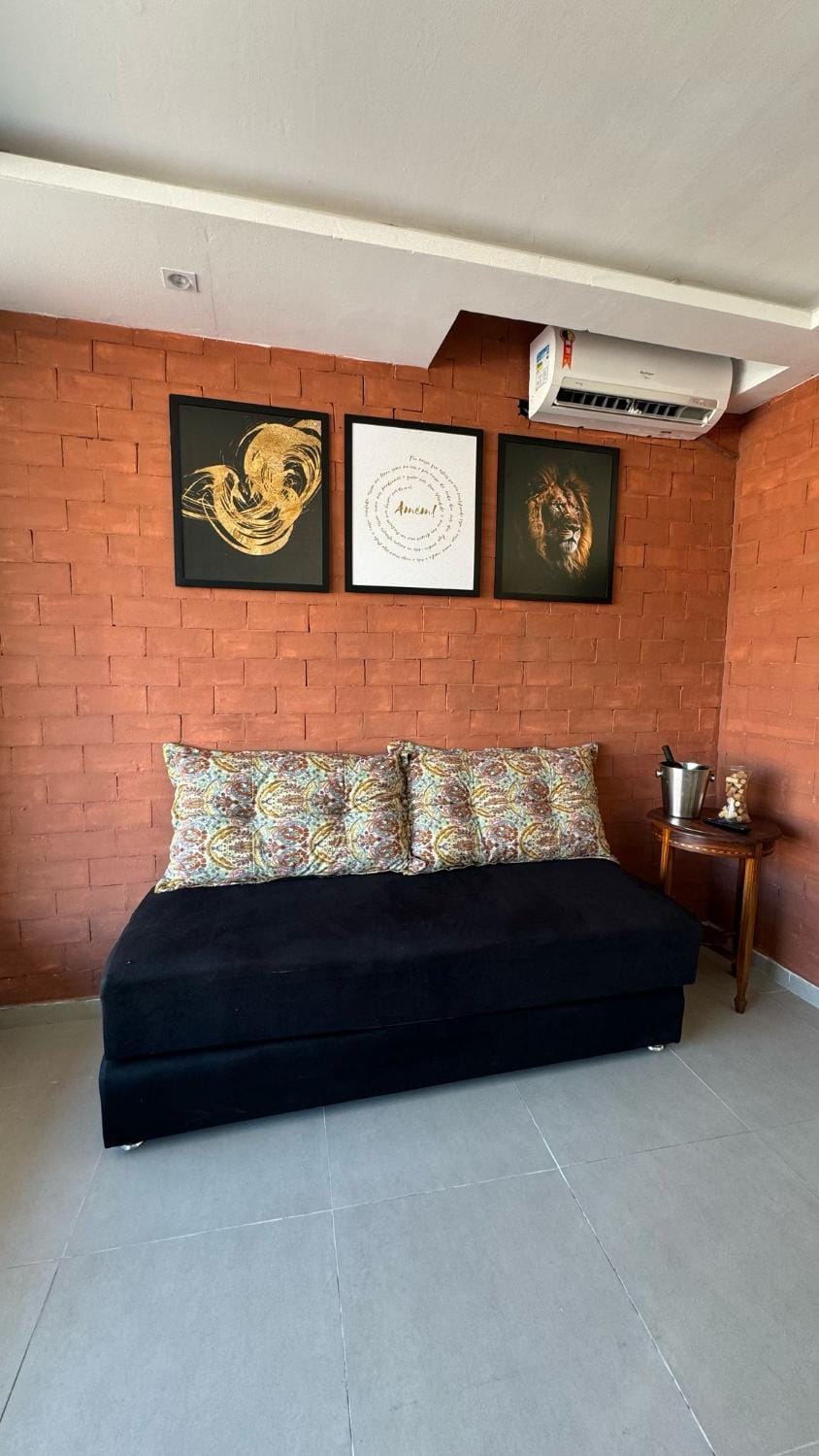 Bed, Living room, Bedroom, air conditioner