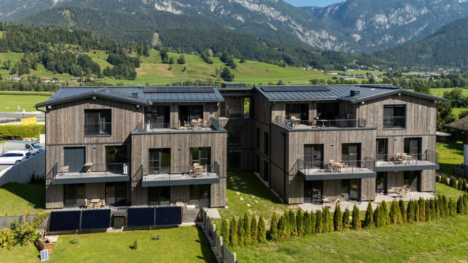 Property building, Nearby landmark, Spring, Day, Natural landscape, Mountain view