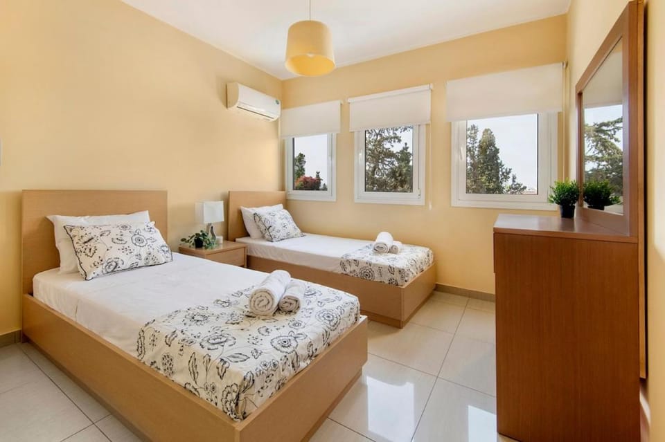 City Center, Nice View, 2BR Apartment in Larnaca