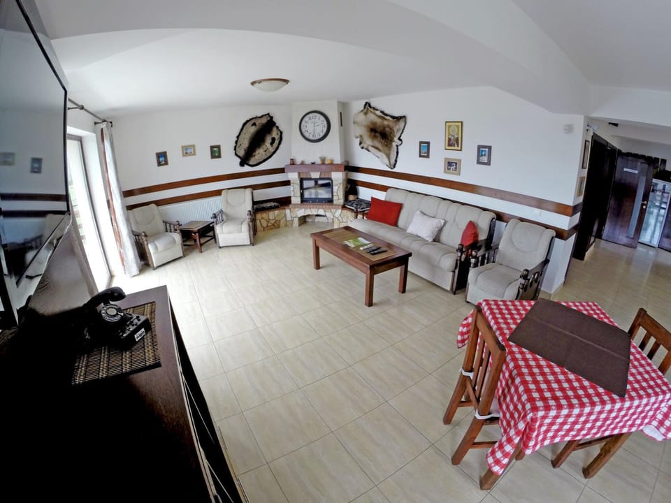 Communal lounge/ TV room