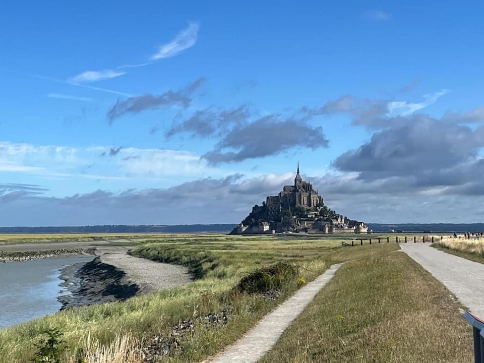 Le Repère du Gerfaut - Sur la route du Mont-St-Michel House in Normandy