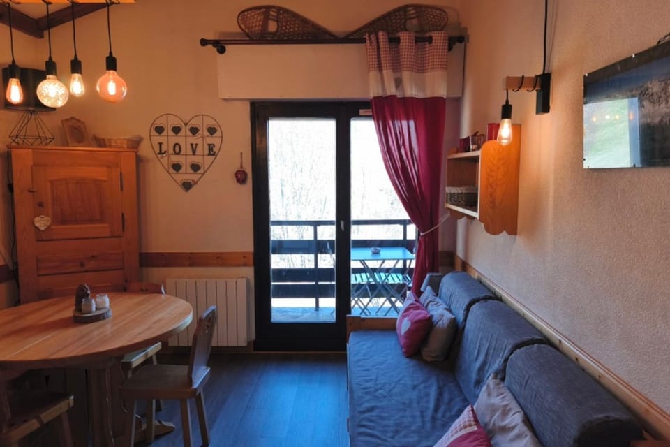 Cozy Apartment with Balcony Saint-Gervais Apartment in Saint-Gervais-Bains