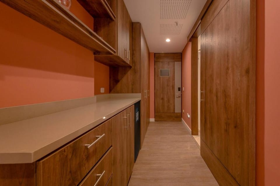 Bathroom, Kitchen or kitchenette, internet, wardrobe