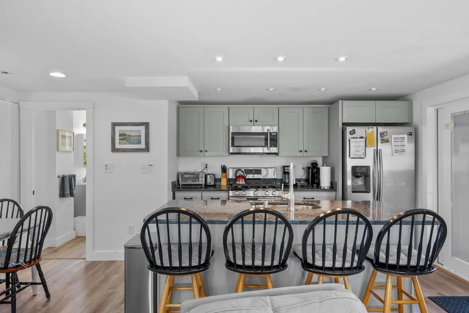 The Glam Shack: Waterfront Bliss in Onset House in Onset
