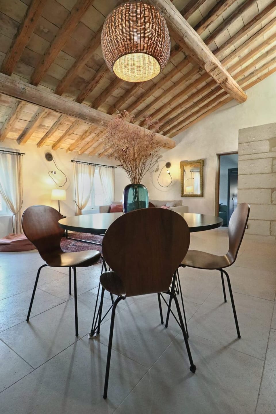 Douceur Uzétienne Appartement de Caractère Climatisé Apartment in Uzes