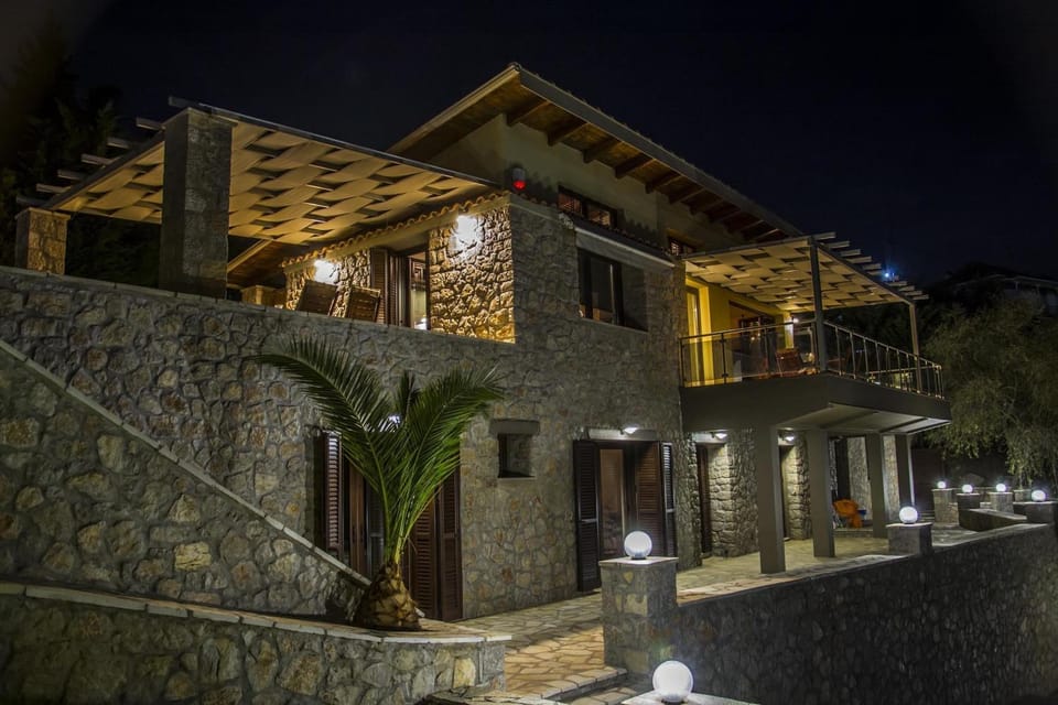 Property building, Facade/entrance, Night