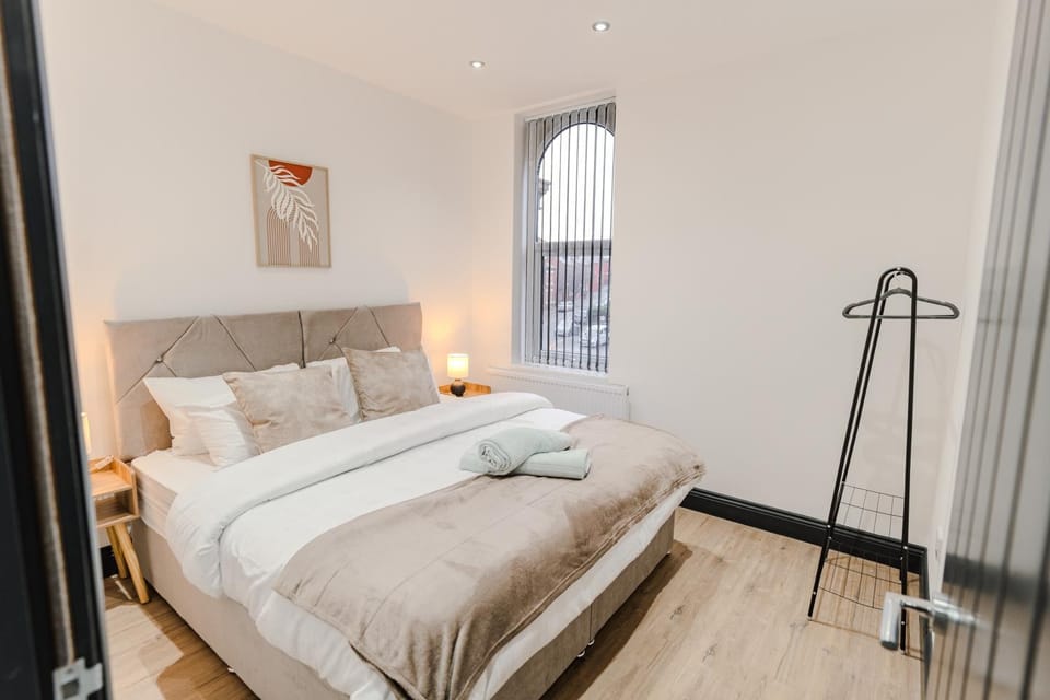 Bedroom, towels