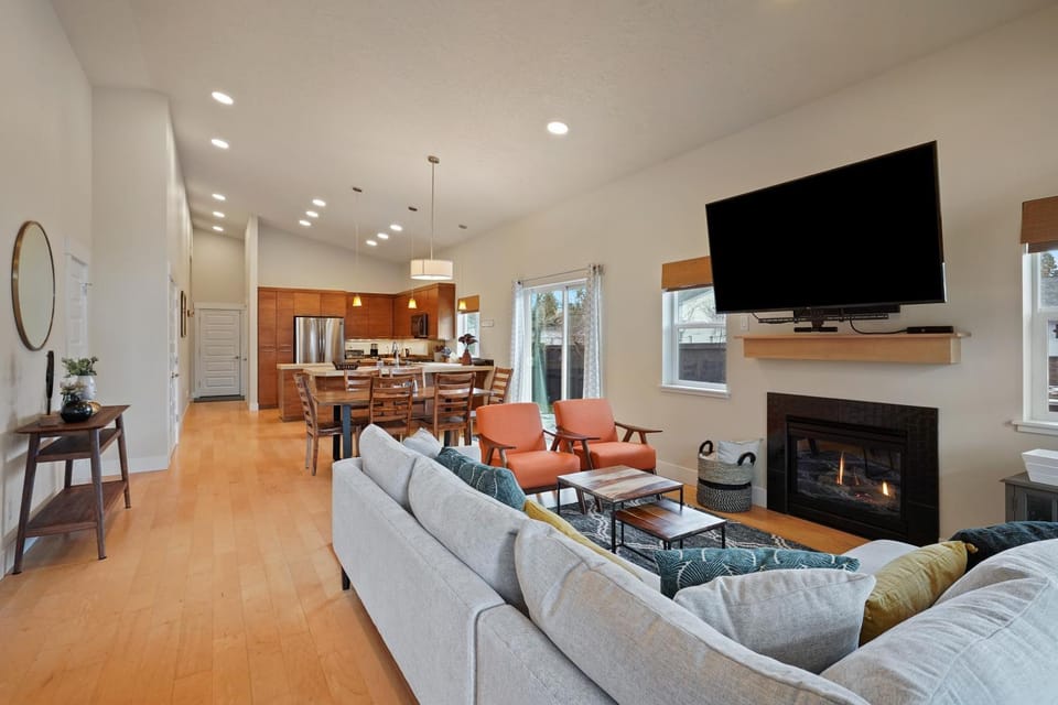 Dwell 30 Day Minimum House in Bend