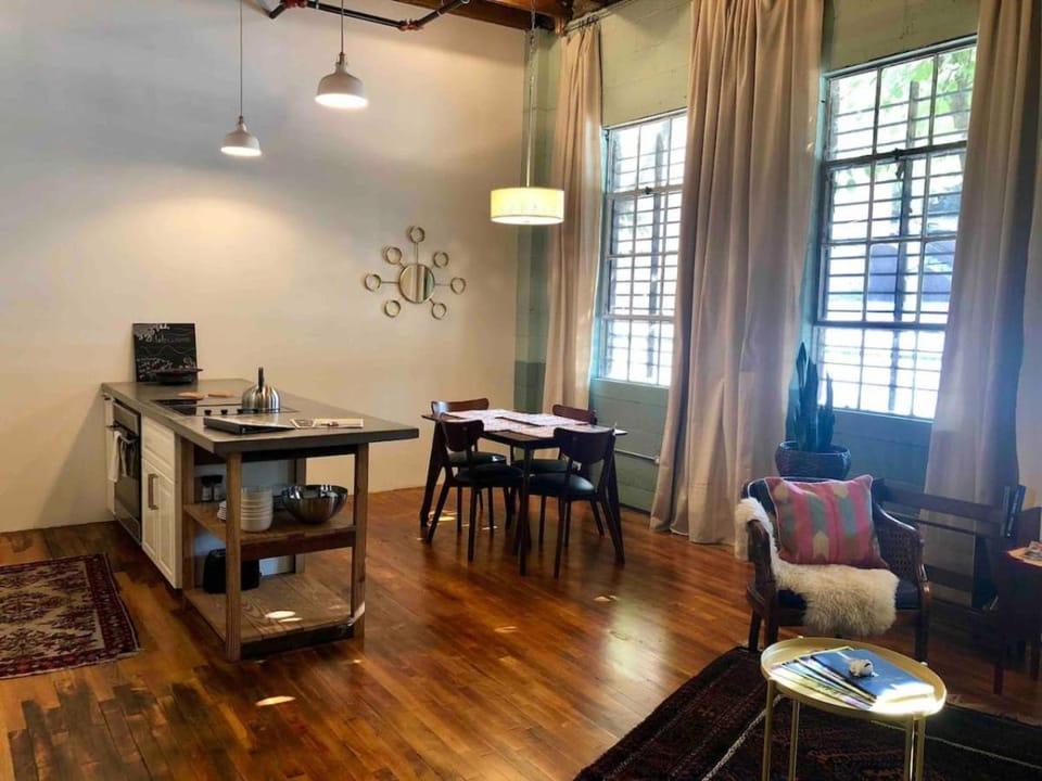 Kitchen or kitchenette, Dining area, kitchen
